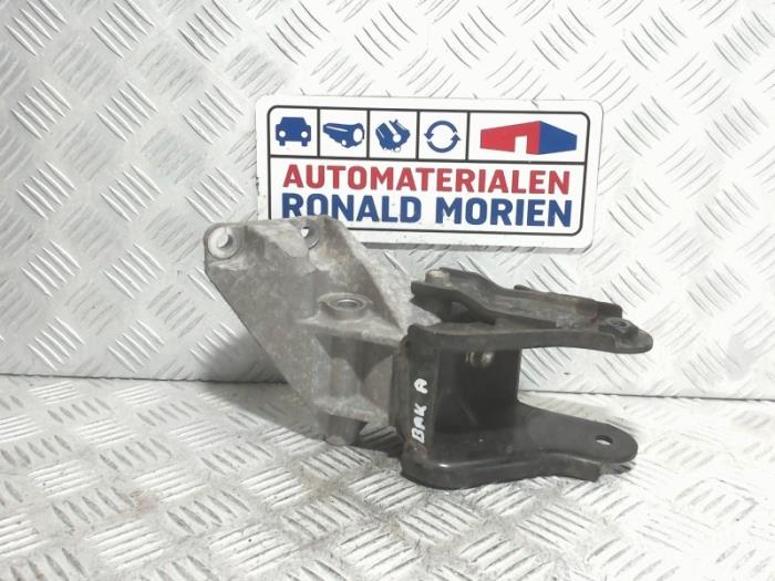 Gebruikte Motorsteun Suzuki SX4 (EY/GY) 1.6 16V 4x2 Prijs € 29,00 Margeregeling aangeboden door Automaterialen Ronald Morien B.V.
