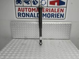 Gebruikte Schokdemperpoot links-achter Volkswagen Golf VII (AUA) 1.6 TDI 16V Prijs € 35,01 Inclusief btw aangeboden door Automaterialen Ronald Morien B.V.