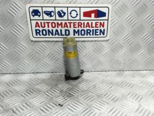 Gebruikte Stoelmotor Volkswagen Phaeton (3D) 3.0 V6 TDI 24V 4Motion Prijs € 39,00 Margeregeling aangeboden door Automaterialen Ronald Morien B.V.