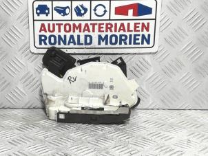 Gebruikte Centrale deurvergrendelingsmotor Volkswagen Golf VII (AUA) 1.6 TDI BlueMotion 16V Prijs € 15,00 Inclusief btw aangeboden door Automaterialen Ronald Morien B.V.