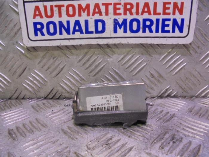 Gebruikte Airco expansieklep Opel Movano 2.3 CDTi 16V FWD Prijs € 45,00 Inclusief btw aangeboden door Automaterialen Ronald Morien B.V.