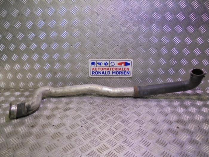 Gebruikte Intercooler Buis Volkswagen Phaeton (3D) 3.0 V6 TDI 24V 4Motion Prijs € 45,00 Margeregeling aangeboden door Automaterialen Ronald Morien B.V.