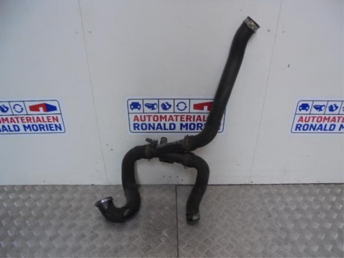 Gebruikte Intercooler Buis Volkswagen Phaeton (3D) 3.0 V6 TDI 24V 4Motion Prijs € 40,00 Margeregeling aangeboden door Automaterialen Ronald Morien B.V.