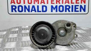 Gebruikte Spanrol Multiriem Mercedes C (W205) C-300 2.0 Turbo 16V Prijs € 29,00 Margeregeling aangeboden door Automaterialen Ronald Morien B.V.