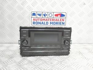 Gebruikte Radio Volkswagen Transporter/Caravelle T6 2.0 TDI DRF Prijs € 235,01 Inclusief btw aangeboden door Automaterialen Ronald Morien B.V.