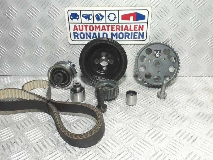 Distributieset Volkswagen Passat Variant 1.6 TDI 16V - 04L109105 VW AG