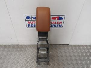 Gebruikte Armleuning Audi Q3 (8UB/8UG) 2.0 16V TFSI 211 Quattro Prijs € 95,00 Inclusief btw aangeboden door Automaterialen Ronald Morien B.V.