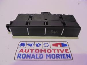 Nieuwe Start/Stop schakelaar Volkswagen Passat Variant (3G5) 2.0 TDI 16V 190 4Motion Prijs € 14,99 Inclusief btw aangeboden door Automaterialen Ronald Morien B.V.