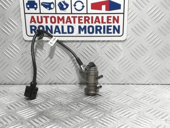 Gebruikte Injector adblue Volkswagen Transporter/Caravelle T6 2.0 TDI 150 Prijs € 68,99 Inclusief btw aangeboden door Automaterialen Ronald Morien B.V.