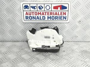 Gebruikte Slotmechaniek Portier 4Deurs rechts-achter Volkswagen CC (358) 2.0 TSI 16V Prijs € 34,99 Inclusief btw aangeboden door Automaterialen Ronald Morien B.V.