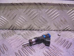 Nieuwe Injector (benzine injectie) Renault Twingo III (AH) 1.0 SCe 75 12V Prijs € 25,00 Inclusief btw aangeboden door Automaterialen Ronald Morien B.V.