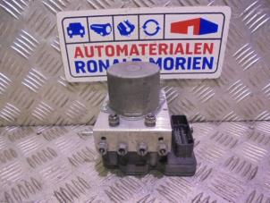Gebruikte ABS Pomp Volkswagen Crafter (SY) 2.0 TDI Prijs € 295,00 Margeregeling aangeboden door Automaterialen Ronald Morien B.V.