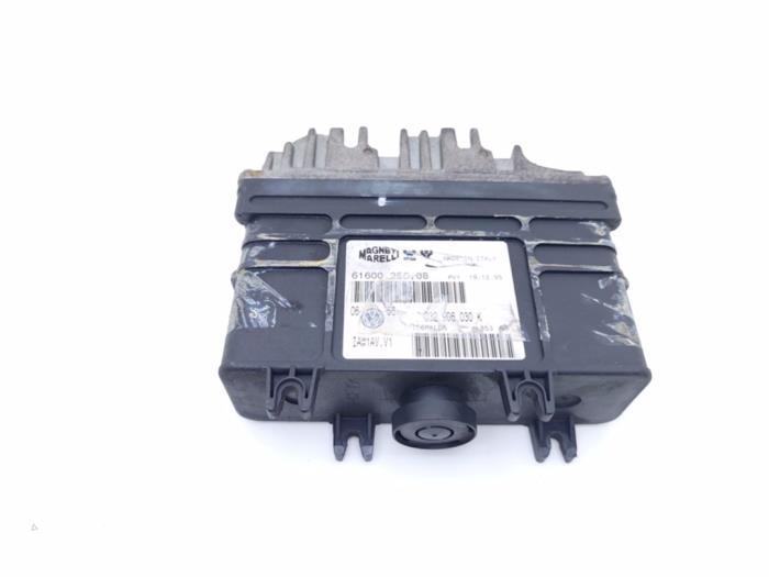 Gebruikte Computer Motormanagement Volkswagen Golf III (1H1) 1.6 i Prijs € 45,00 Margeregeling aangeboden door Automaterialen Ronald Morien B.V.