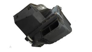 Gebruikte Luchtfilterhuis Audi A4 Avant (B5) 1.6 Prijs € 39,00 Margeregeling aangeboden door Automaterialen Ronald Morien B.V.