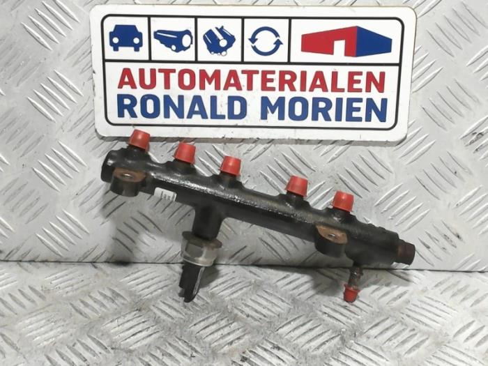 Gebruikte Brandstofverdeler Ford C-Max (DXA) 2.0 TDCi 150 16V Prijs € 69,00 Margeregeling aangeboden door Automaterialen Ronald Morien B.V.
