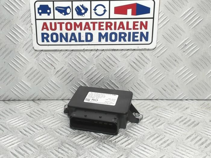 Handrem Module van een Mercedes-Benz B (W246) 1.6 B-200 BlueEFFICIENCY Turbo 16V 2018