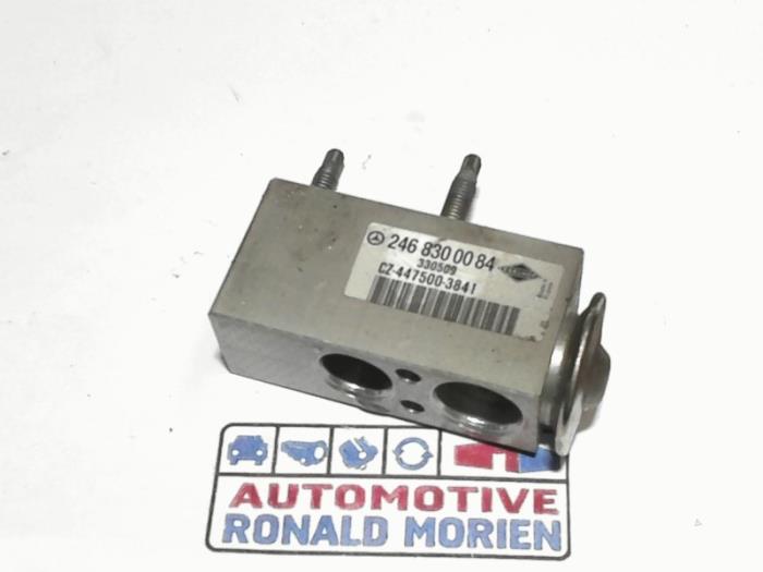 Gebruikte Airco expansieklep Mercedes B (W246/W242) 1.6 B-200 BlueEFFICIENCY Turbo 16V Prijs € 25,00 Margeregeling aangeboden door Automaterialen Ronald Morien B.V.