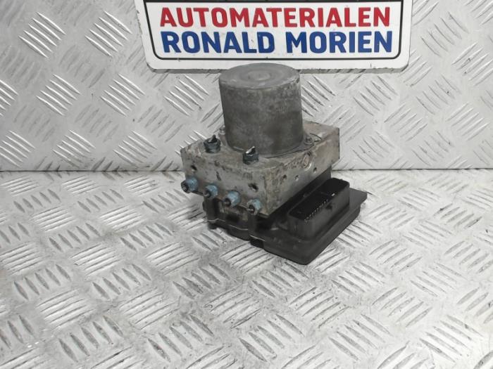 Gebruikte ABS Pomp Porsche Panamera (970) 3.0 D V6 24V Prijs € 235,01 Inclusief btw aangeboden door Automaterialen Ronald Morien B.V.
