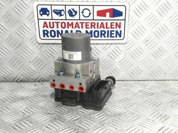 Gebruikte ABS Pomp Audi A7 Sportback (4GA/4GF) 3.0 TDI Clean Diesel V6 24V Quattro Prijs € 295,00 Inclusief btw aangeboden door Automaterialen Ronald Morien B.V.