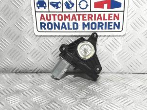 Gebruikte Raammotor Portier Volvo V40 (MV) 2.0 D4 16V Prijs € 25,00 Margeregeling aangeboden door Automaterialen Ronald Morien B.V.