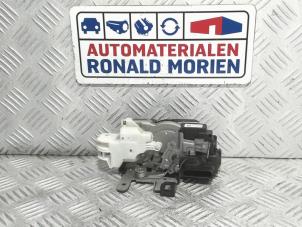 Gebruikte Portierslot Mechaniek 4Deurs rechts-voor Volvo V40 (MV) 2.0 D4 16V Prijs € 45,00 Margeregeling aangeboden door Automaterialen Ronald Morien B.V.