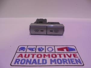 Gebruikte Verwarmingsschakelaar Achterruit Ford Mondeo III 2.0 16V Prijs € 10,00 Margeregeling aangeboden door Automaterialen Ronald Morien B.V.