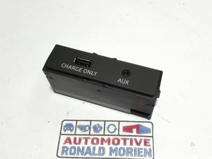 Gebruikte AUX/USB aansluiting Audi A4 (B9) 3.0 TDI V6 24V Quattro Prijs € 48,99 Inclusief btw aangeboden door Automaterialen Ronald Morien B.V.