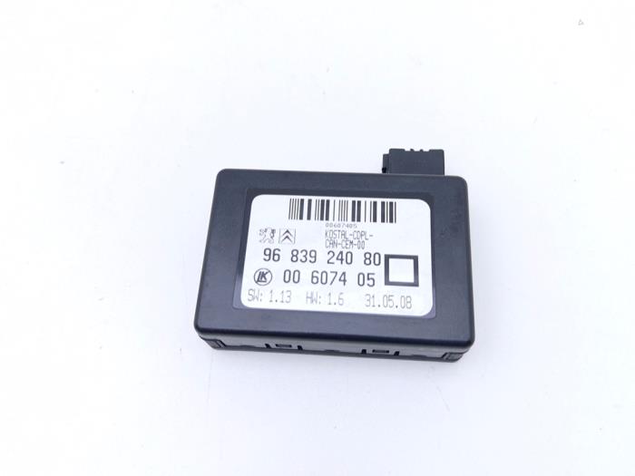 Gebruikte Sensor regen Peugeot 207 SW (WE/WU) 1.6 16V Prijs € 25,00 Margeregeling aangeboden door Automaterialen Ronald Morien B.V.