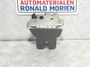 Gebruikte Achterklep Slotmechaniek Audi A4 Avant (B9) 2.0 TDI Ultra 16V Prijs € 25,00 Inclusief btw aangeboden door Automaterialen Ronald Morien B.V.