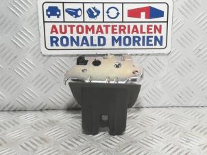 Gebruikte Achterklep Slotmechaniek Audi A4 Avant (B9) 2.0 TFSI 16V g-tron Prijs € 19,00 Inclusief btw aangeboden door Automaterialen Ronald Morien B.V.