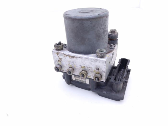 Gebruikte ABS Pomp Ford Mondeo III 2.0 TDCi 130 16V Prijs € 49,00 Margeregeling aangeboden door Automaterialen Ronald Morien B.V.