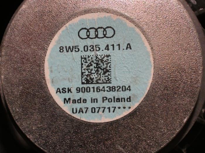 Speaker van een Audi A4 Avant (B9) 2.0 TFSI 16V g-tron 2018
