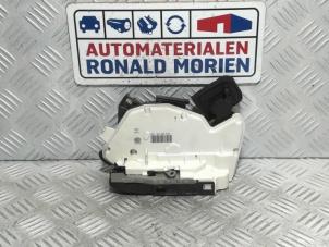 Gebruikte Deurslot Mechaniek 4Deurs links-achter Volkswagen Golf VII (AUA) 1.6 TDI BlueMotion 16V Prijs € 14,99 Inclusief btw aangeboden door Automaterialen Ronald Morien B.V.