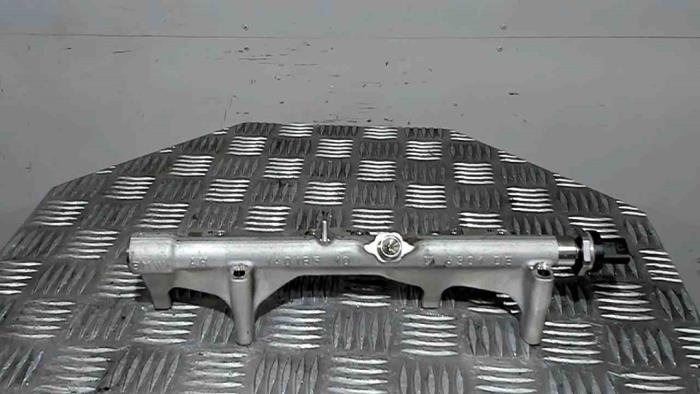 Gebruikte Brandstofverdeler BMW 1 serie (F40) 118i 1.5 TwinPower 12V Prijs € 65,00 Margeregeling aangeboden door Automaterialen Ronald Morien B.V.