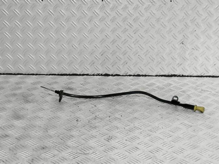 Olie Peilstok van een Ford Mondeo V Wagon 2.0 TDCi 150 16V 2017