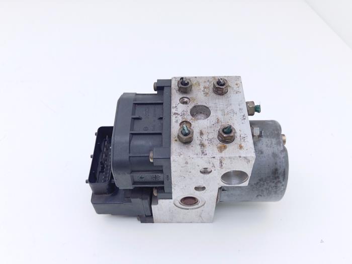 Gebruikte ABS Pomp Renault Megane Break/Grandtour (KA) 1.9 dTi 80 Prijs € 30,00 Margeregeling aangeboden door Automaterialen Ronald Morien B.V.