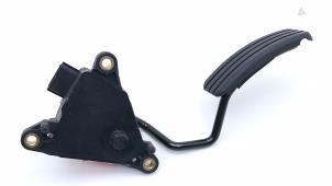 Gebruikte Gaspedaalpositie Sensor Renault Clio III (BR/CR) 1.5 dCi 70 Prijs € 20,00 Margeregeling aangeboden door Automaterialen Ronald Morien B.V.
