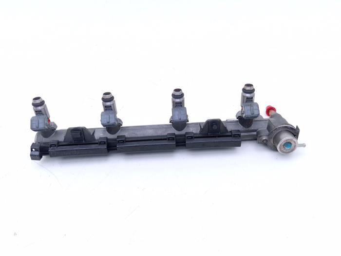 Gebruikte Common rail (Injectie) Volkswagen Golf Prijs € 25,00 Margeregeling aangeboden door Automaterialen Ronald Morien B.V.