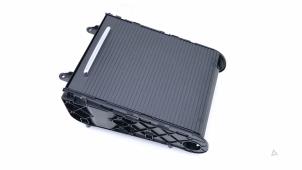 Gebruikte Bekerhouder Volkswagen Passat (3C2) 2.0 FSI 16V Prijs € 30,00 Margeregeling aangeboden door Automaterialen Ronald Morien B.V.