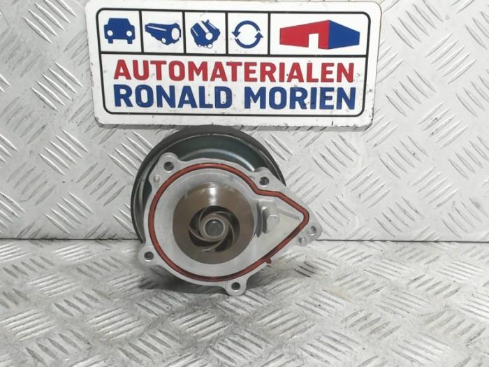 Waterpomp van een Peugeot 508 SW (F4/FC/FJ/FR) 1.6 16V GT PureTech 225 2020