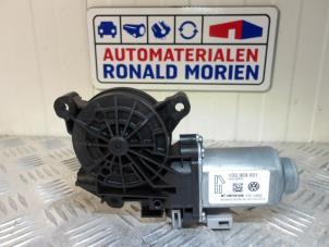 Gebruikte Motor electrisch raam Volkswagen Up! (121) 1.0 12V 60 Prijs € 25,00 Margeregeling aangeboden door Automaterialen Ronald Morien B.V.