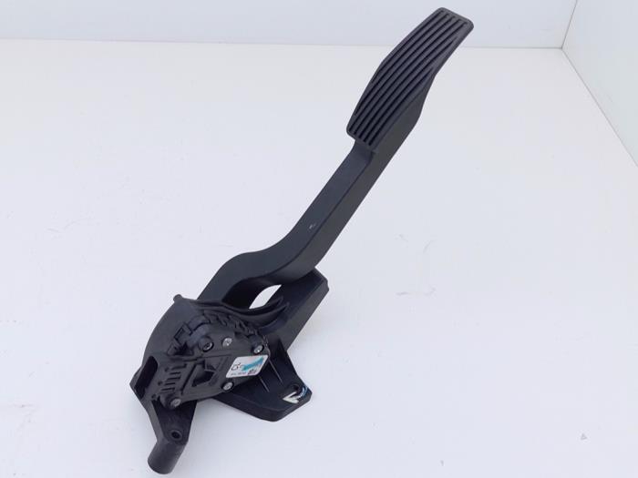 Gebruikte Gaspedaalpositie Sensor Opel Corsa C (F08/68) 1.2 16V Prijs € 9,95 Margeregeling aangeboden door Automaterialen Ronald Morien B.V.