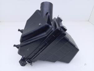 Gebruikte Luchtfilterhuis Nissan X-Trail (T30) 2.2 dCi 16V 4x2 Prijs € 49,00 Margeregeling aangeboden door Automaterialen Ronald Morien B.V.