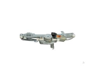 Gebruikte Ruitmechaniek 4Deurs links-achter Nissan X-Trail (T30) 2.2 dCi 16V 4x2 Prijs € 30,00 Margeregeling aangeboden door Automaterialen Ronald Morien B.V.