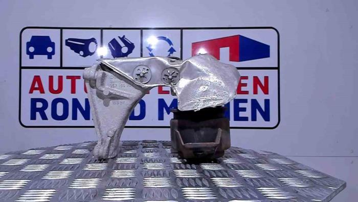 Gebruikte Motorsteun Volkswagen Corrado 2.0 Prijs € 35,00 Margeregeling aangeboden door Automaterialen Ronald Morien B.V.