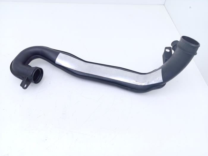 Gebruikte Intercooler Buis Peugeot 206 (2A/C/H/J/S) 2.0 XS,XT HDi Prijs € 35,00 Margeregeling aangeboden door Automaterialen Ronald Morien B.V.