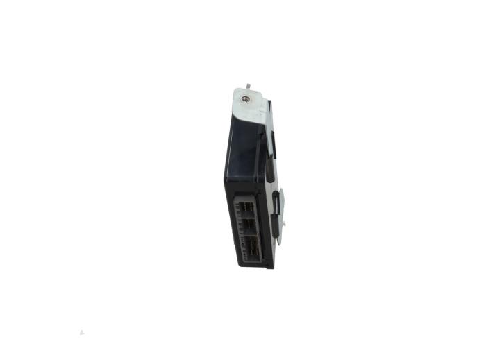 Gebruikte Bodycontrol Module Hyundai Tucson (JM) 2.0 16V CVVT 4x2 Prijs € 69,00 Margeregeling aangeboden door Automaterialen Ronald Morien B.V.