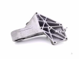 Gebruikte Motorrubber Mercedes Vito (638.1/2) 2.2 CDI 108 16V Prijs € 35,00 Margeregeling aangeboden door Automaterialen Ronald Morien B.V.