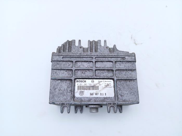 Gebruikte Computer Motormanagement Volkswagen Passat (35I) 1.8i Prijs € 50,00 Margeregeling aangeboden door Automaterialen Ronald Morien B.V.