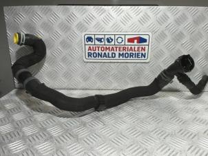 Gebruikte Waterpijp Audi A6 Prijs € 25,00 Inclusief btw aangeboden door Automaterialen Ronald Morien B.V.